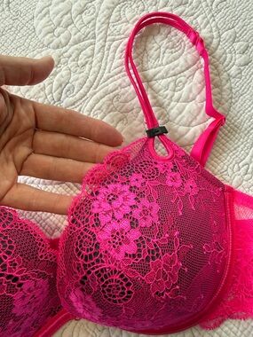 Victoria's Secret Y2K Bright Hot Pink Floral Lace Underwire Bra 34C Adjustable